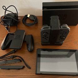 Nintendo switch 1 + Multiple Accessories 