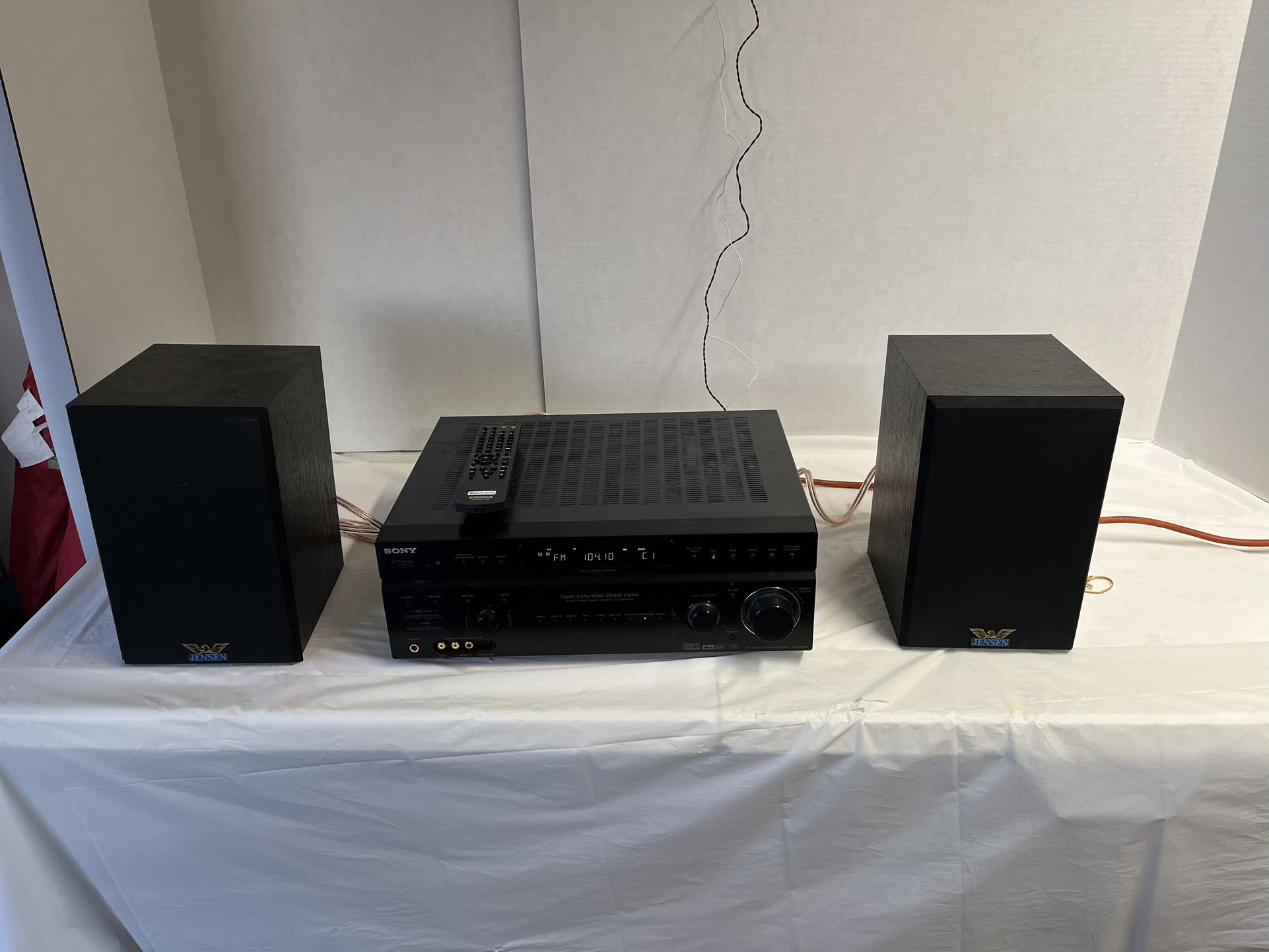 Sony FM/AM Stereo Receiver DE-898 300 Watt W/ Jenson C-JR Book Case Speakers