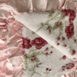 Beautiful Simply Shabby Chic Blanket•Q/K•Measurements In Description