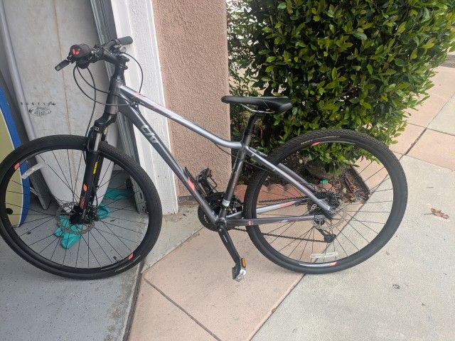 Liv Giant Hybrid Bike Size Small Disc Brakes Excellent Shape