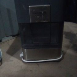 Ice Maker Like New 