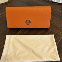 Tory Burch Sunglass Case With Sunglass Slip