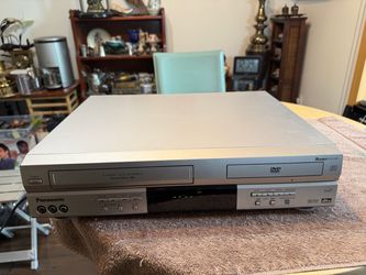 Panasonic PV-D4743S Progressive-Scan DVD-VCR Combo , Silver - no remote. Both VSH and dvd work great   Silver Panasonic Omnivision 4-head Hi-Fi stereo