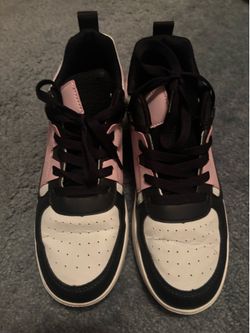 Low top sneakers black pink white