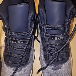 Air Jordan 11 Velvet ‘Midnight Navy