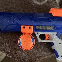 NERF DOG BALL GUN 