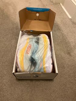 HOKA Bondi 8 Size 11 Shoes (New)