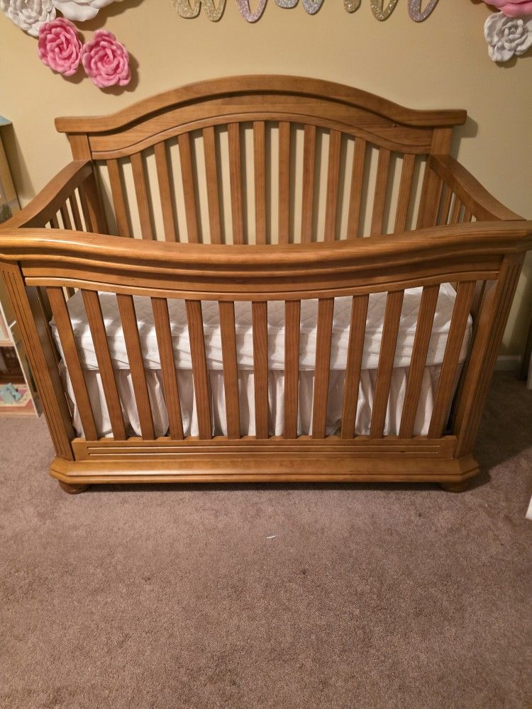 Sorelle Vista Elite 4-in-1 Convertible Crib & Dresser in Espresso.