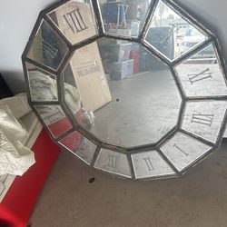 Mirrored Clock