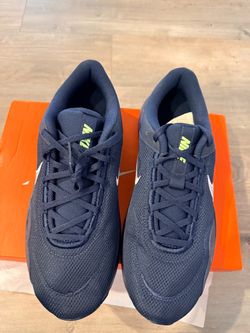 M NIKE LEGEND ESSENTIAL 3 NN Size 10.5 M
