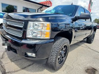 2013 chevy silverado Z71 LTZ con 2200 down se va w.a.c