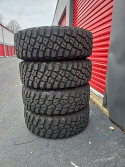 LT 255 75 17 BF Goodrich Mud Terrain AT