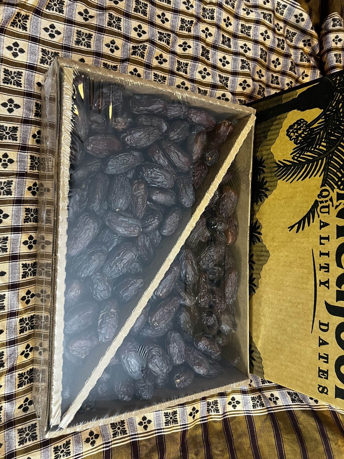 California Jumbo Dates Fresh