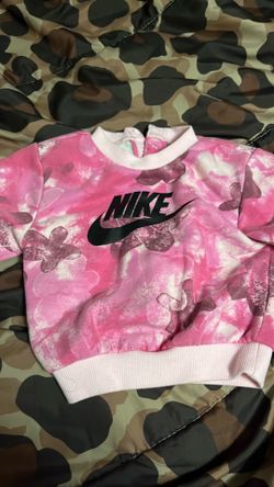 18M Nike crew neck
