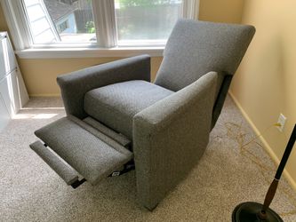 Declan recliner Crate Barrel for Sale in St. Louis MO OfferUp