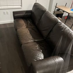 Couch For Sale I Am Selling For 275 First Come First Serve 
