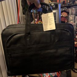 BLACK MESSENGER BAG