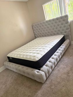 Velvet King Bed frame new ( Mattress nt included )
