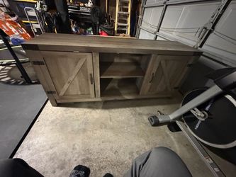 Entertainment center