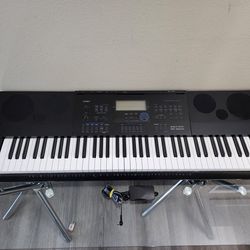 Casio WK-6600 76 Key Portable Piano 