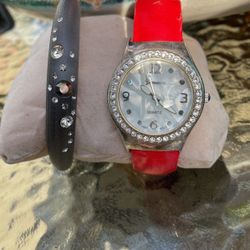 Cute Watch And Bracelet With Rhinestone. 