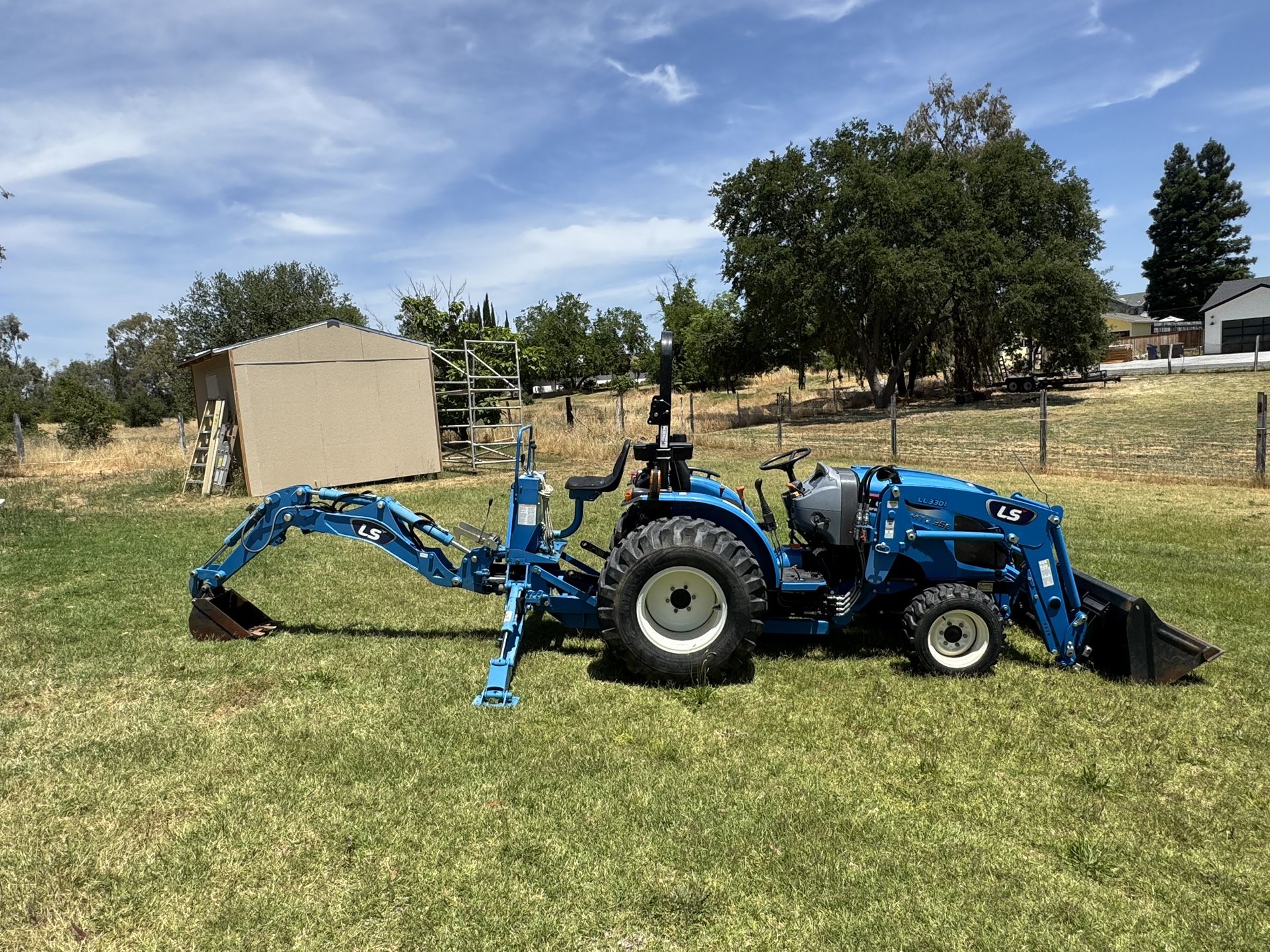 LS Tractor