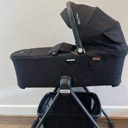 LIKE NEW Nuna Demi Grow Next Stroller Bassinet With Stand NO STAINS OR WEAR