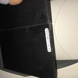 Jail broken ps4 comes with gold hen disk and11.00
