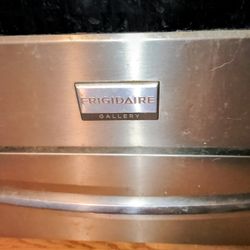 Frigidaire Gas Stove With Oven