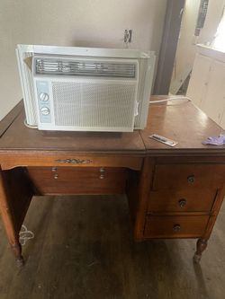 Antique Desk Typewriter 