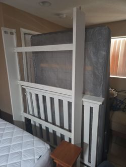 Bed twin Disneyland white wood