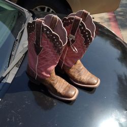 Ariat Tennessee Boots (Size 8)