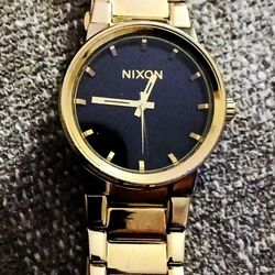NIXON  LCD TIME PIECE  BATTERY OPERATED 