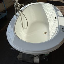 Hydro Jet Soaking Bath Tub