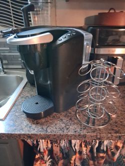 KEURIG COFFEE MAKER