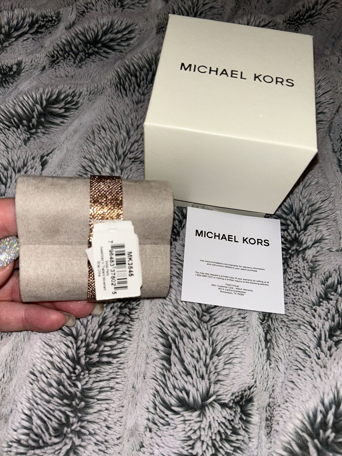 Like new Michael Kors rose gold watch with box and care instructions included. Watch MK6660 Rose Gold NBU 1.550.000 Diameter 37mm main image 2