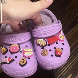 Toddler girl Winter Crocs Size 7 C 