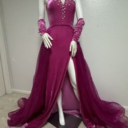 Brandnew Beautiful Dress Size Small/medium Retail Value $1,399 + Tax 