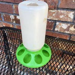 Farmight Chick Feeder, Plastic (1 Quart) 