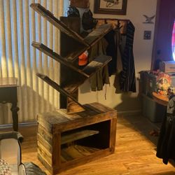 Hand Made Pallet Bookshelf 