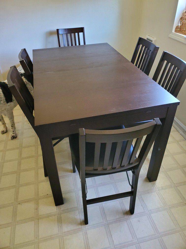 Expandable Table With 8 Chairs 
