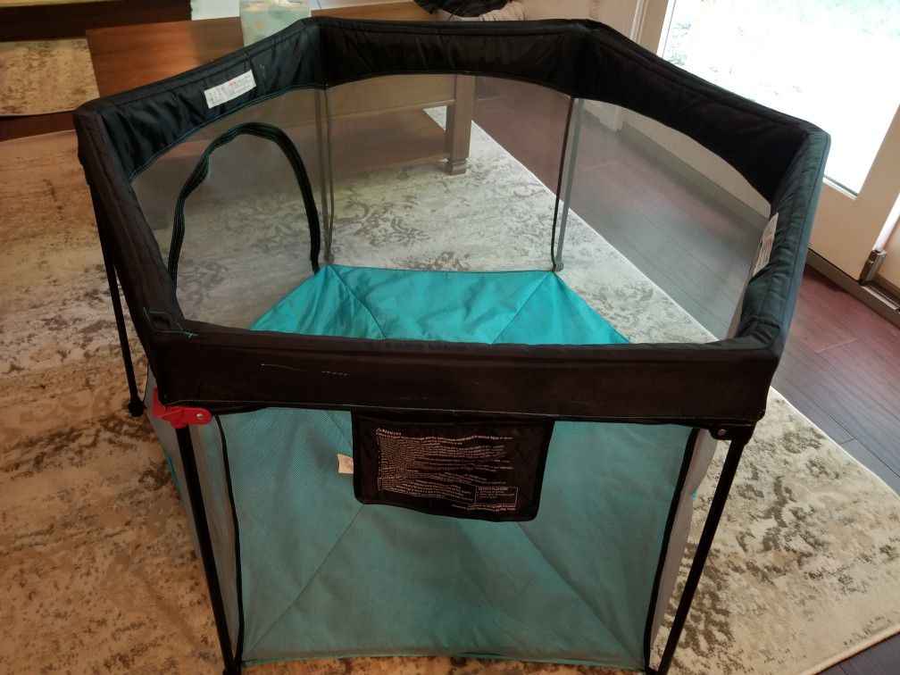 Babyseater Portable Playard Play Pen with Carrying Case for Infants and Babies