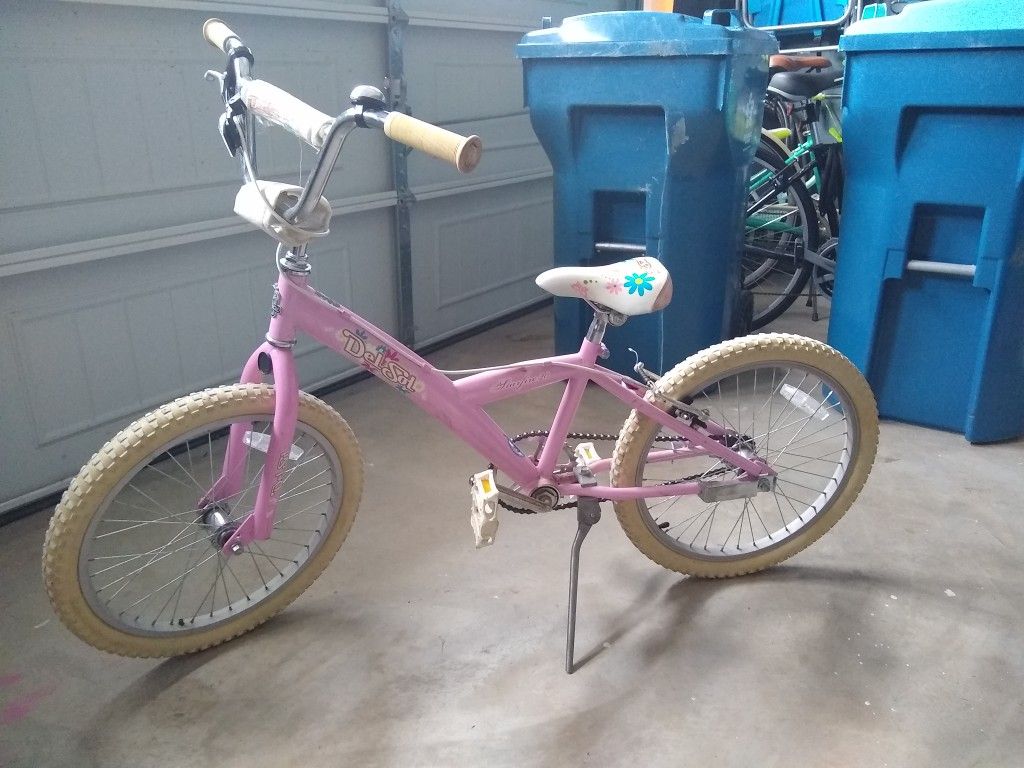 Girls Bike ages 5-8