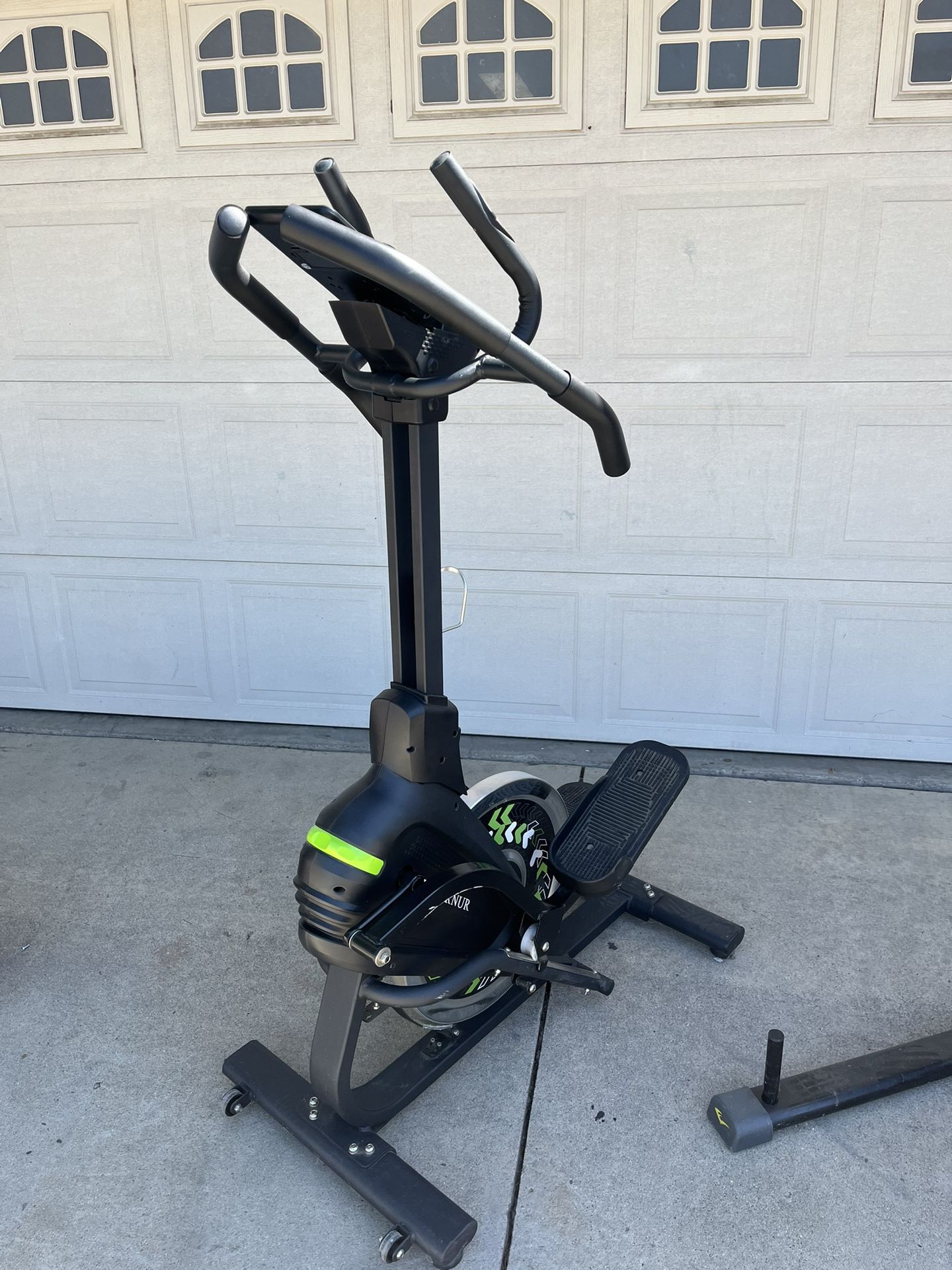 Battery Operated Stepping Elliptical