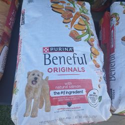 $25 BENEFUL DOG FOOD 36 POUNDS
