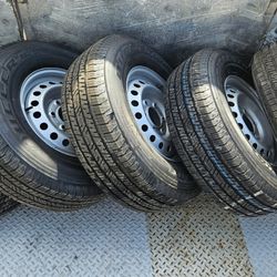 255/70 R16 Brand New Set Of 5 Tires 