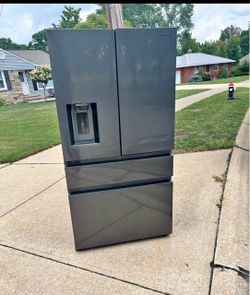 Samsung RF23M8070SG 23 Cu. Ft. Counter-Depth French Door Refrigerator