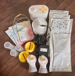 Medela Pump In Style with MaxFlow Double Electric Breast Pump