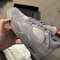 Air Jordan 4 KAWS Cool Grey