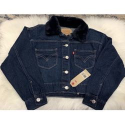 *NEW/NUEVA* Women’s Levi’s Jacket